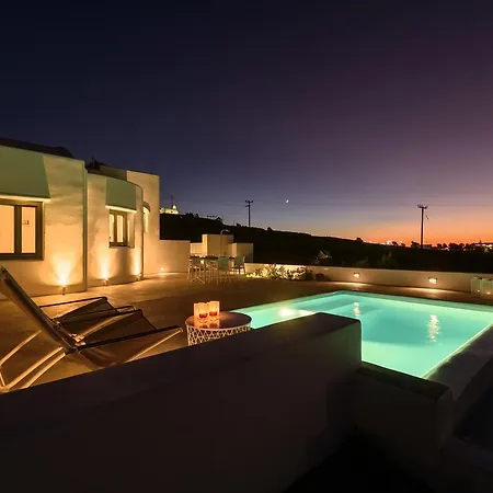 Sandy & Salty Villa *
