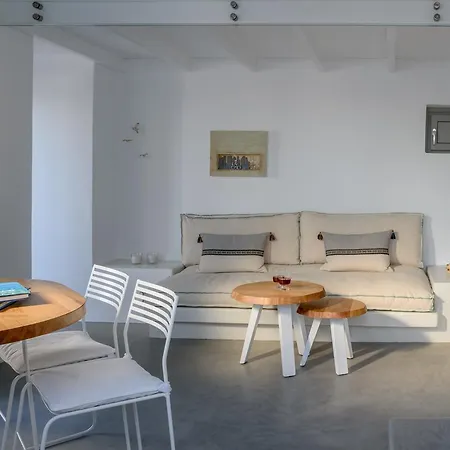 Sandy & Salty Villa *